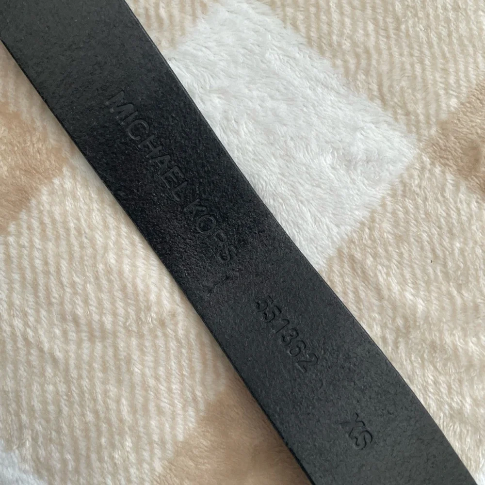 NWT Michael Kors Black Leather Belt with Brown, Black, and Gold Buckle and Charm